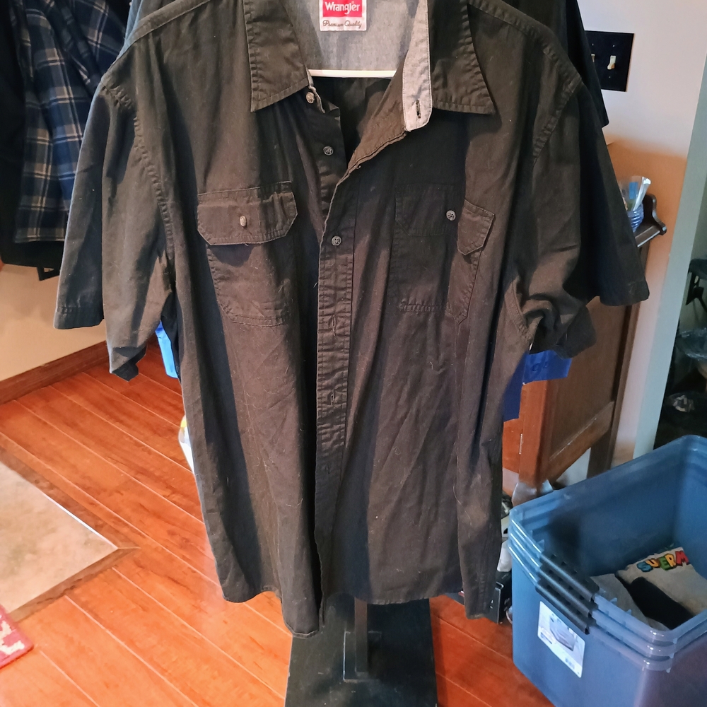 Wrangler Black Button-Up Shirt Bin 18